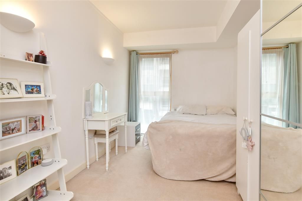 Property photo 3 of 9 Bedroom 1