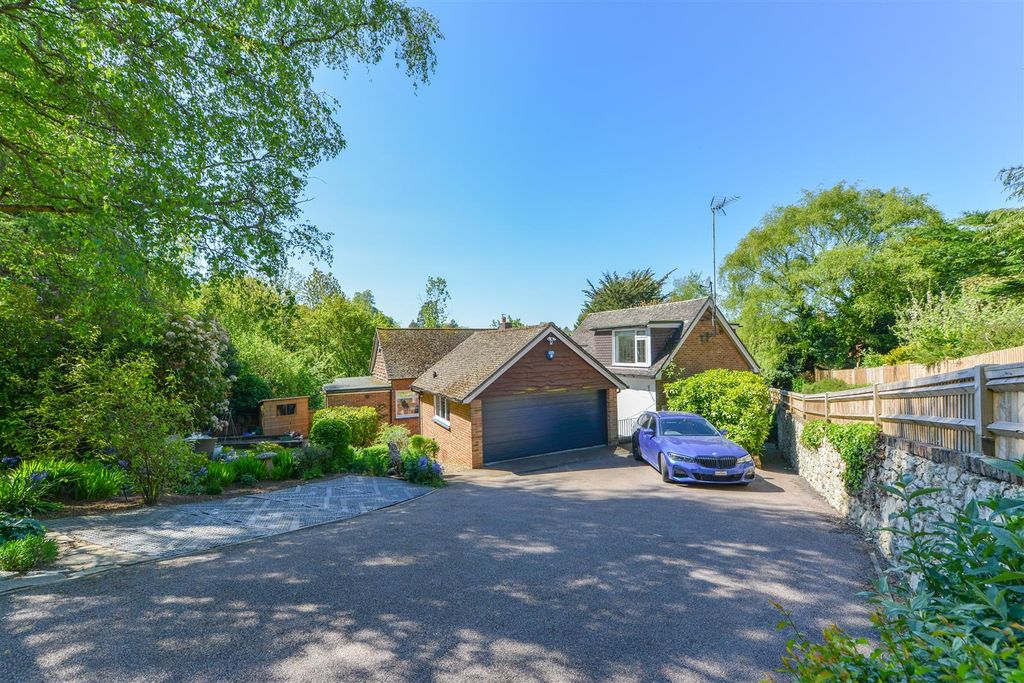 Property photo 1 of 40 Linton Road, Loose8.Jpg