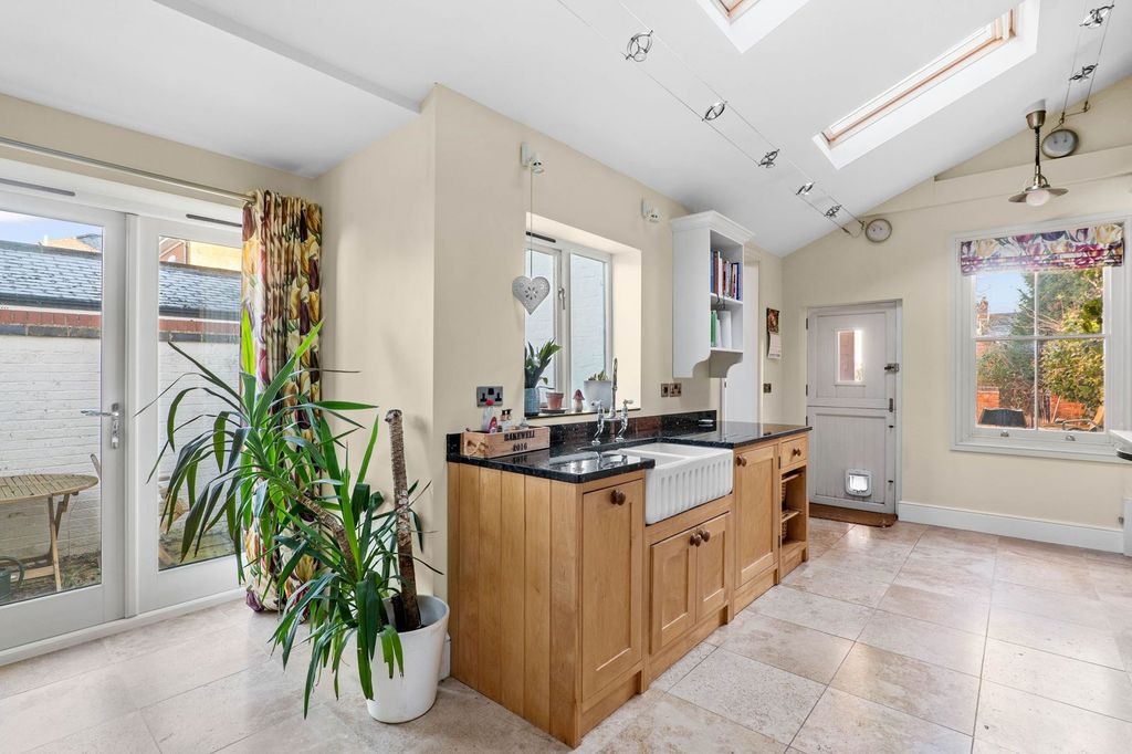 Property photo 3 of 17