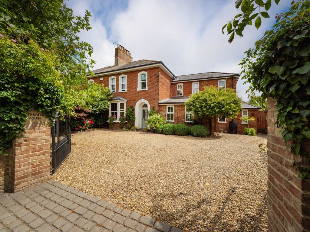 Property photo 1 of 36
