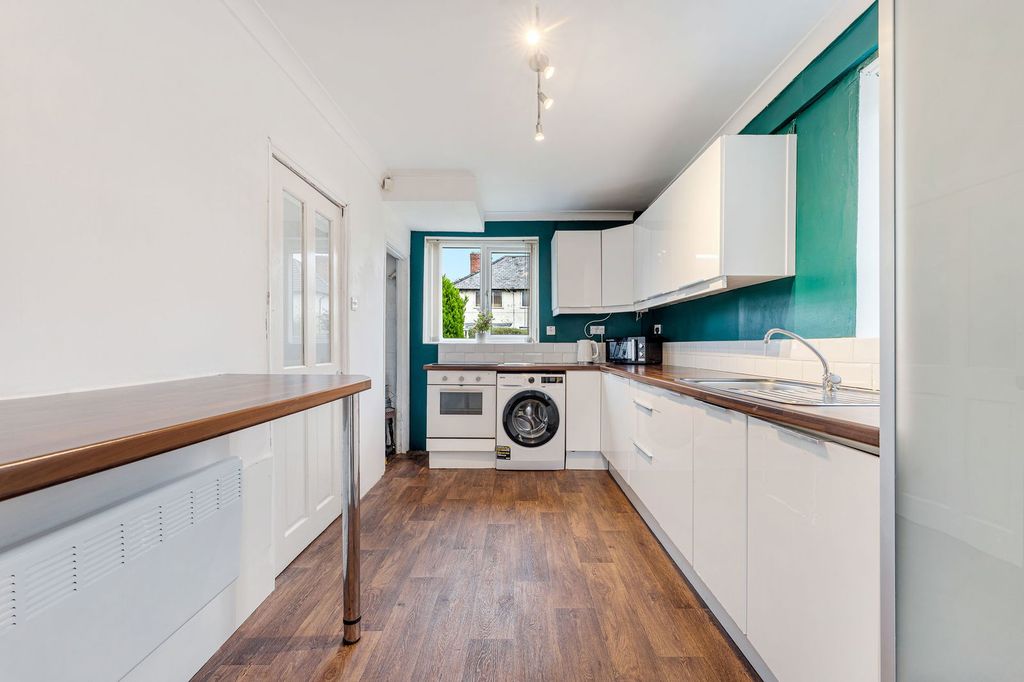 Property photo 3 of 22