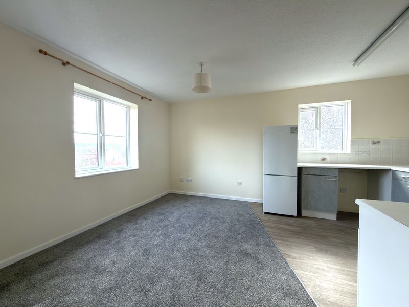 Property photo 3 of 10 Lounge