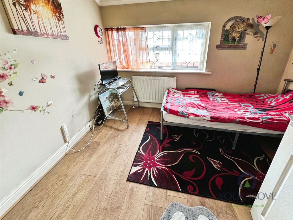 Property photo 3 of 9 Bedroom