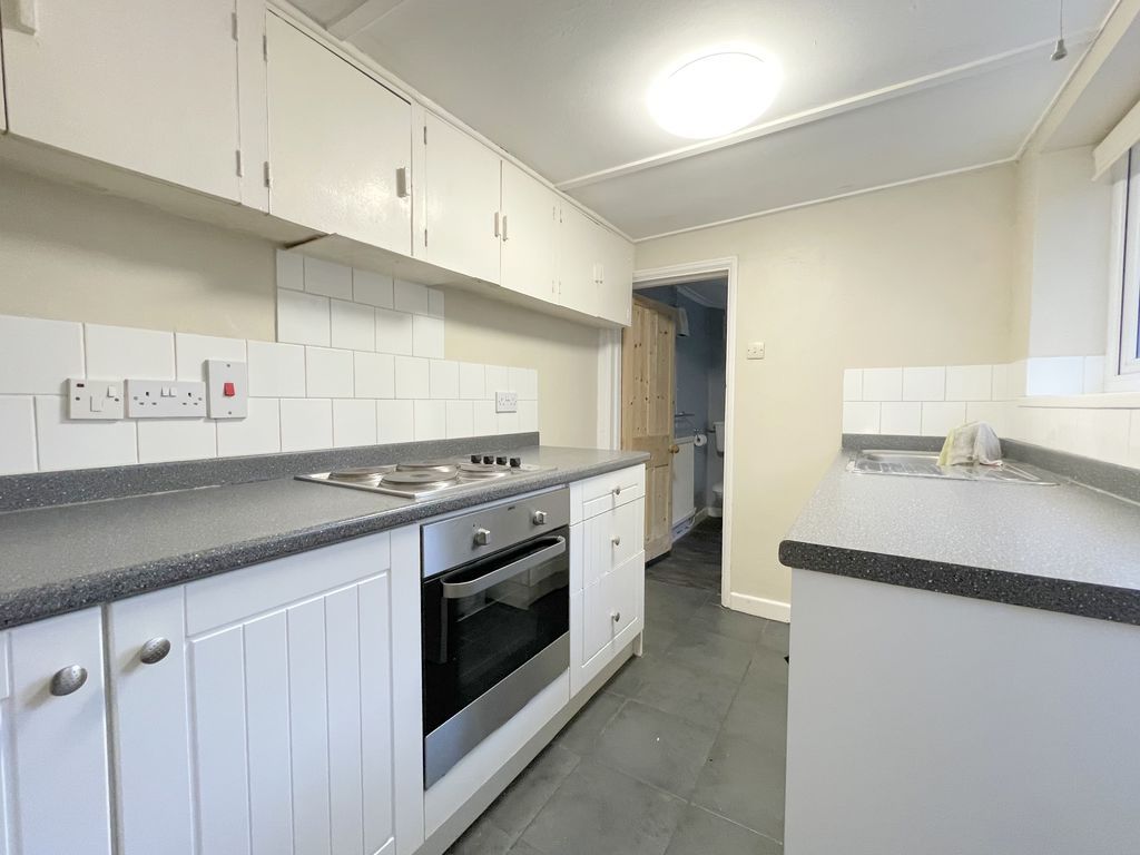 Property photo 3 of 16 Station Road