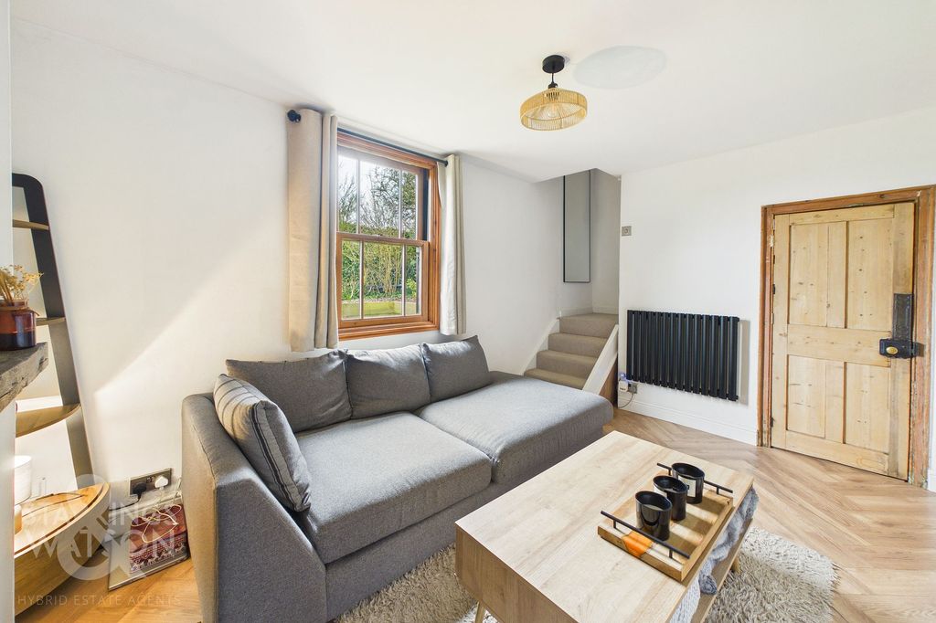 Property photo 3 of 21