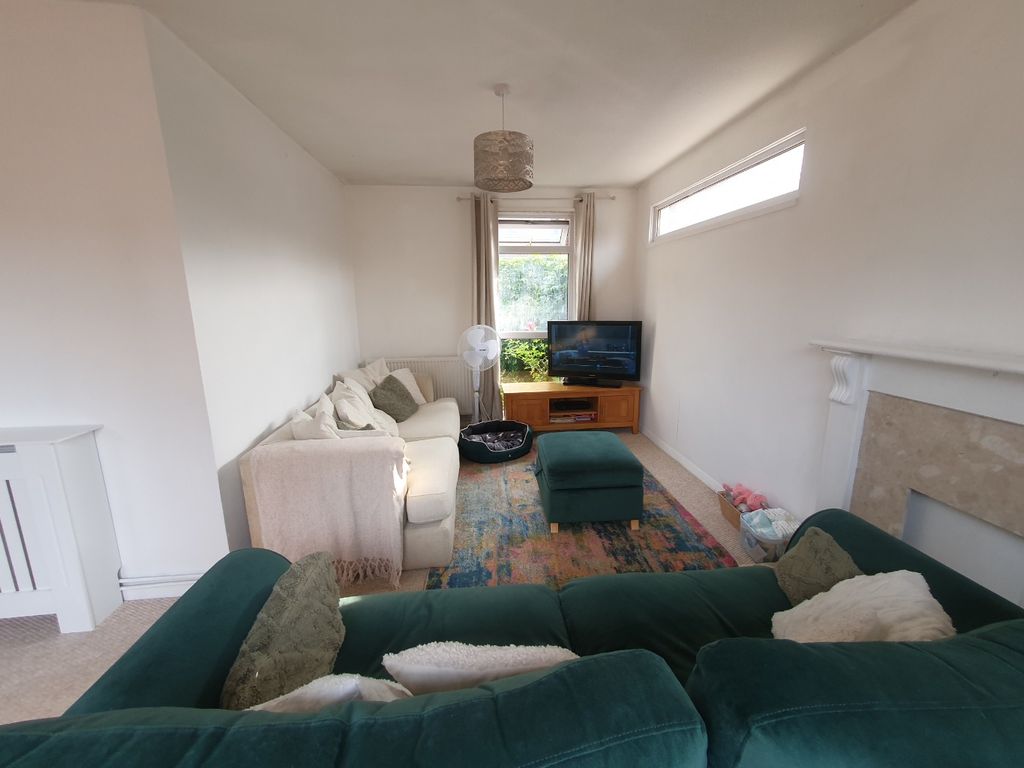 Property photo 3 of 9 4470033