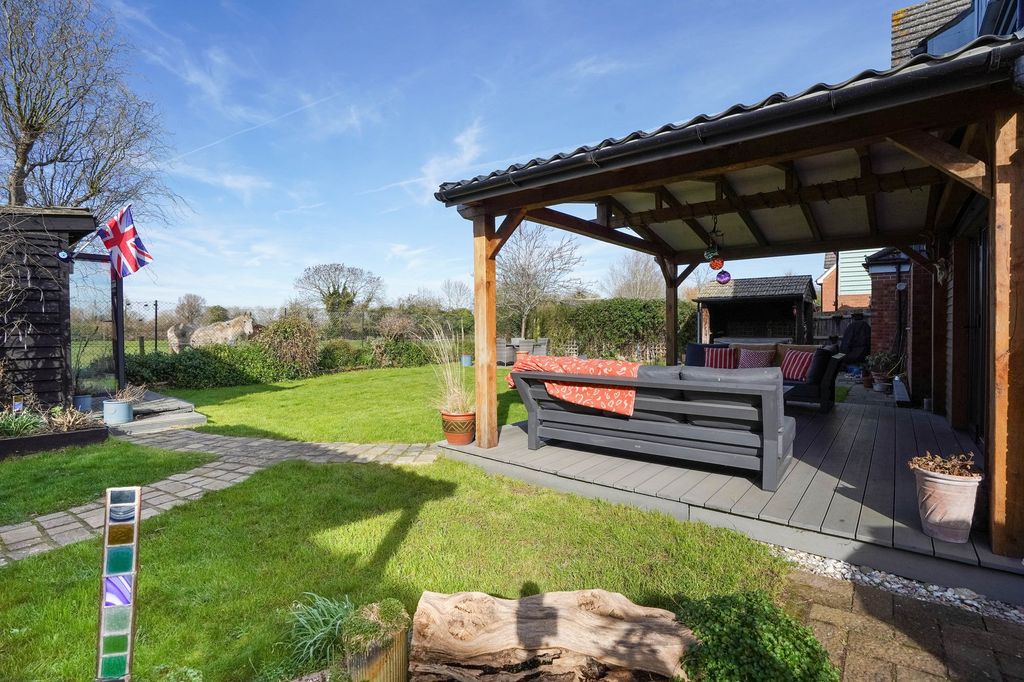 Property photo 2 of 25