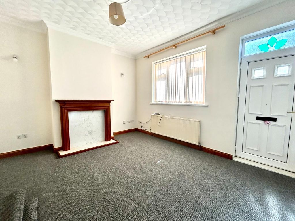 Property photo 2 of 9 Lounge.Jpg