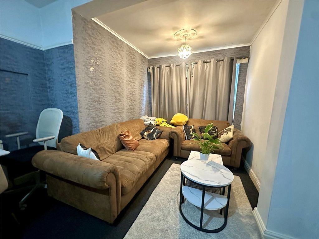 Property photo 2 of 17 Picture No. 12