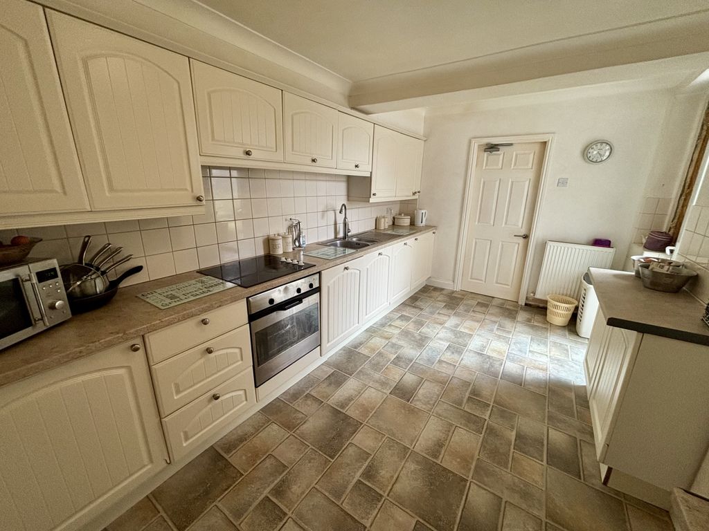 Property photo 3 of 23