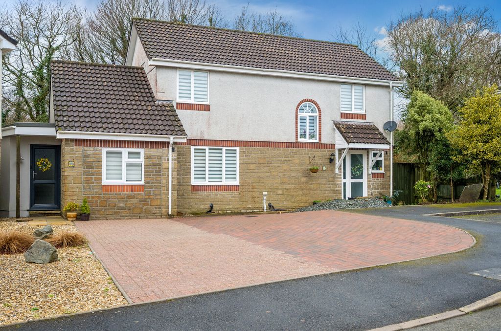 Property photo 1 of 15 1405587-18-697Ca6...