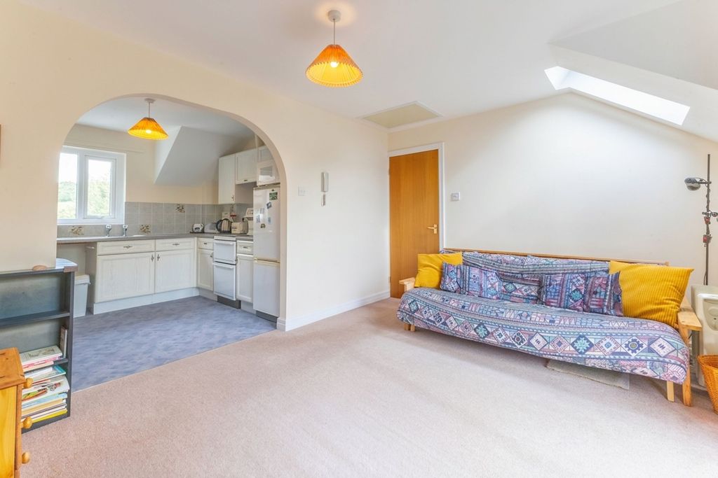 Property photo 3 of 11