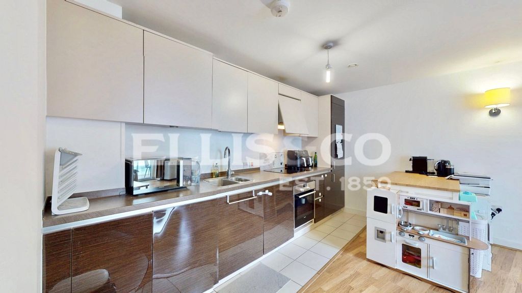 Property photo 3 of 11 Picture No. 13