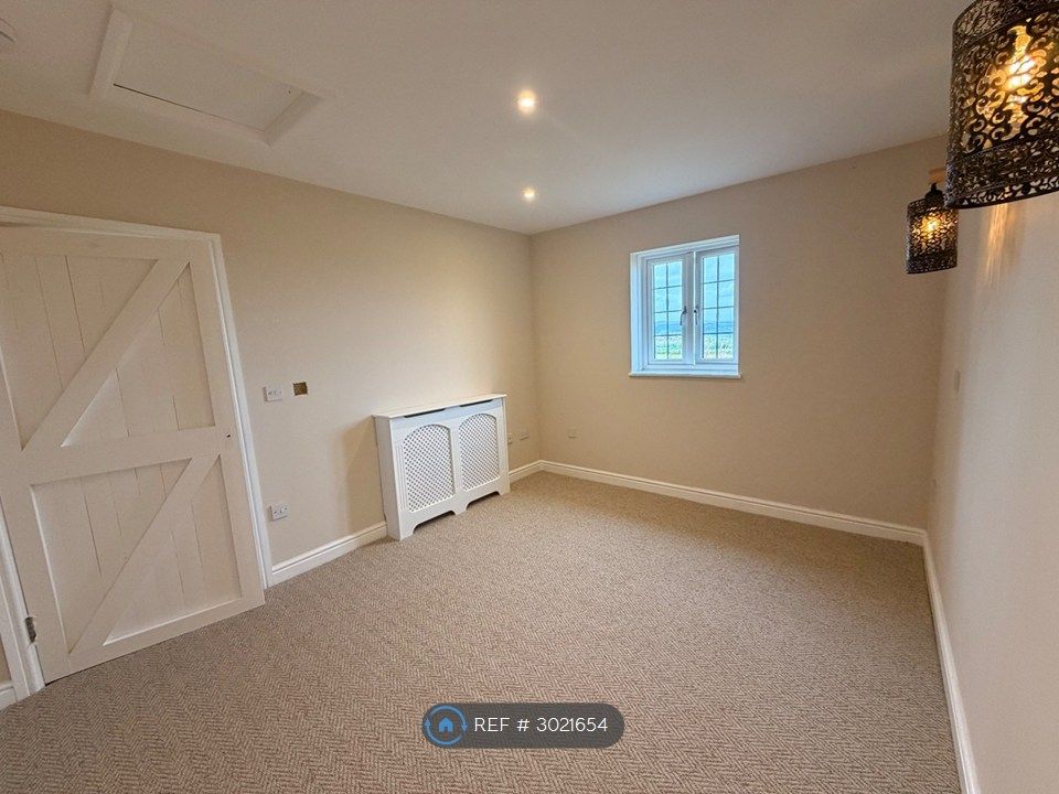 Property photo 1 of 2