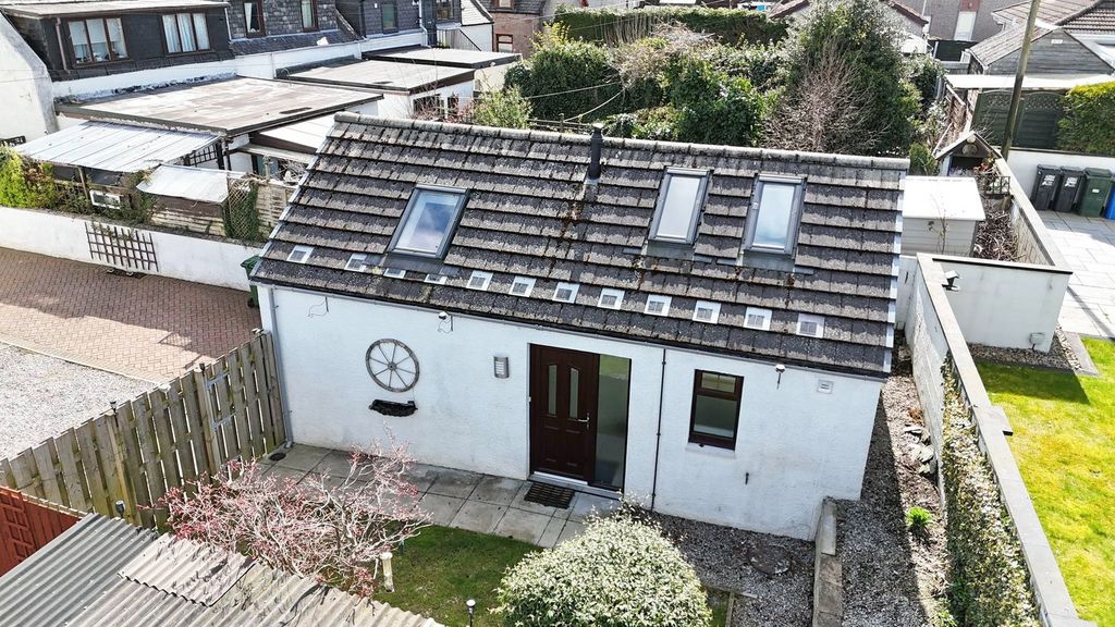 Property photo 2 of 29
