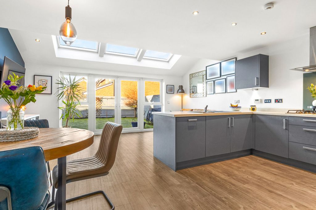 Property photo 3 of 38