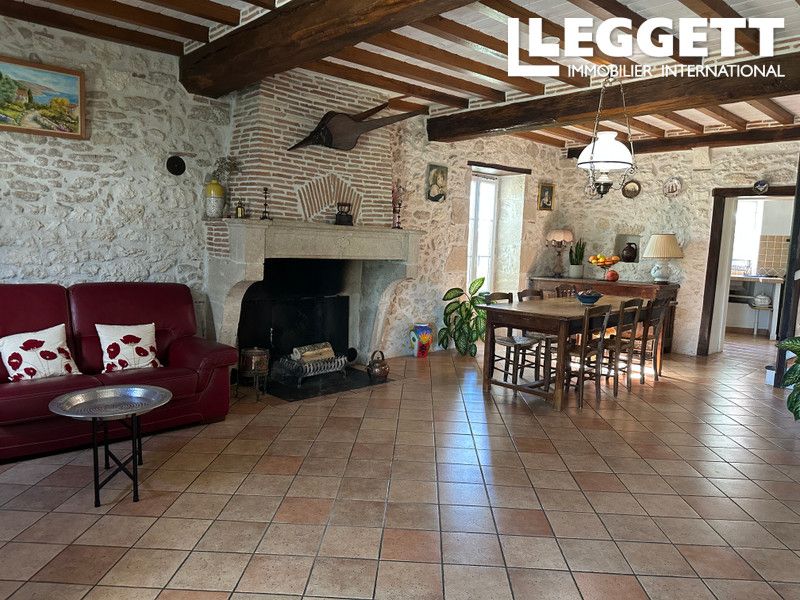 Property photo 2 of 10