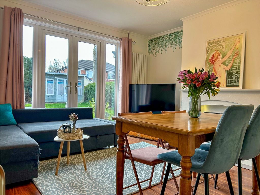 Property photo 2 of 25 Living Room