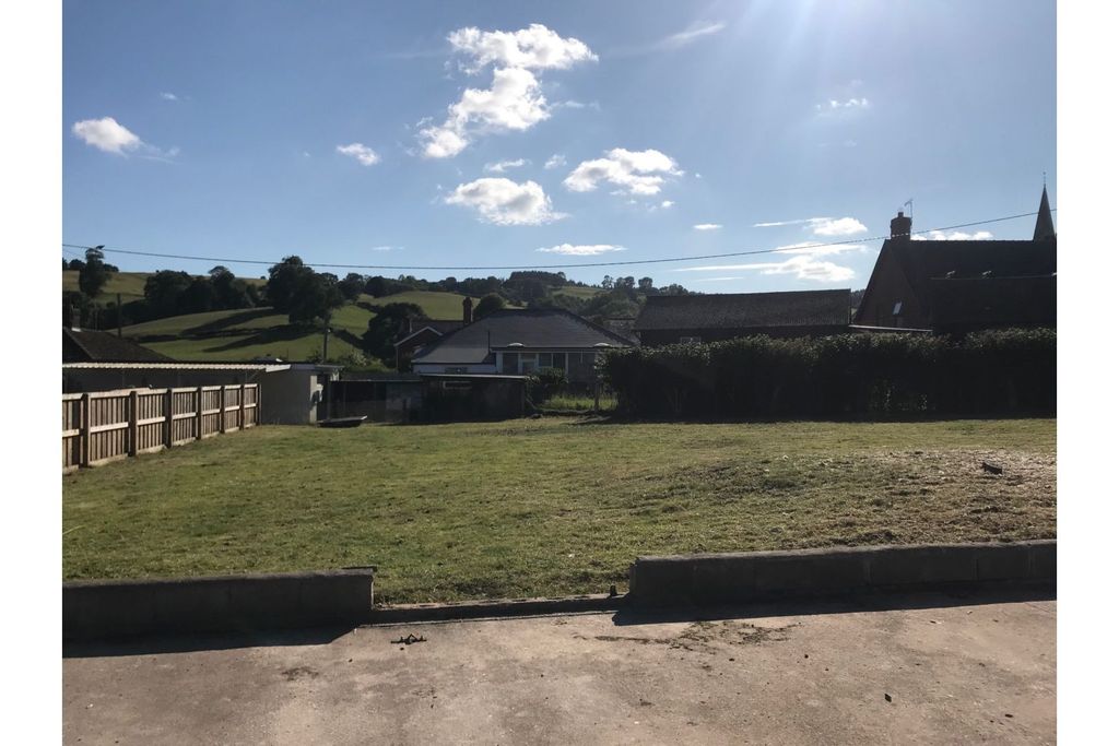 Property photo 3 of 9