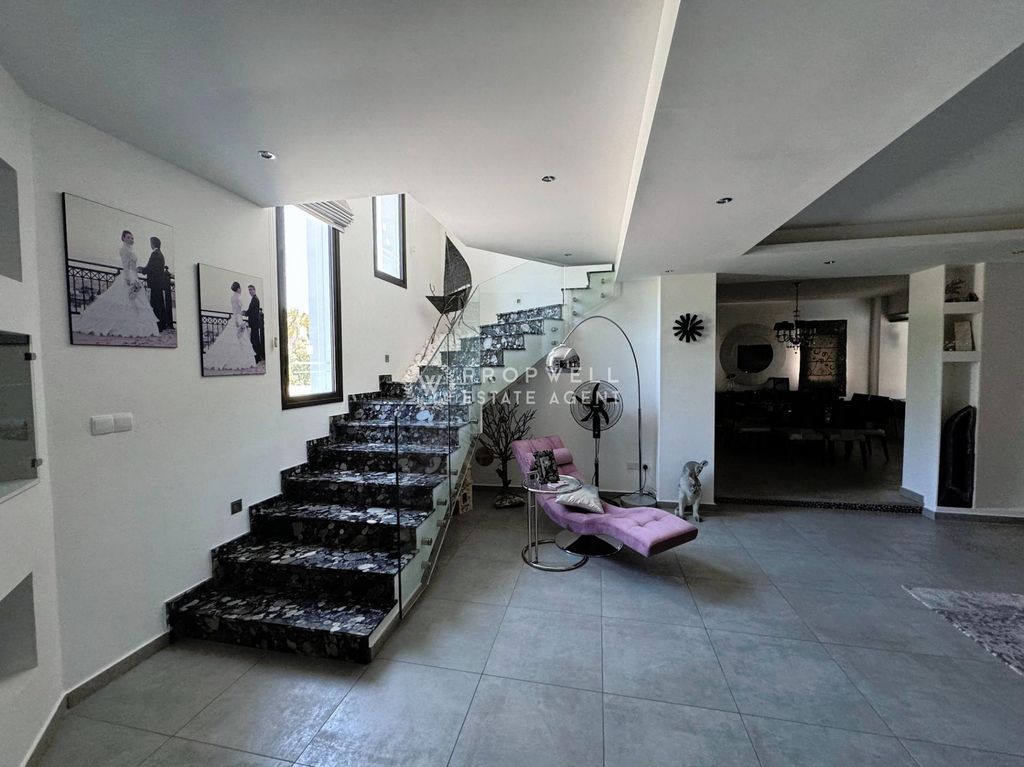 Property photo 2 of 42