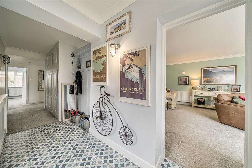 Property photo 3 of 18 1361965-11-68De9Eee982Cf.Jpg