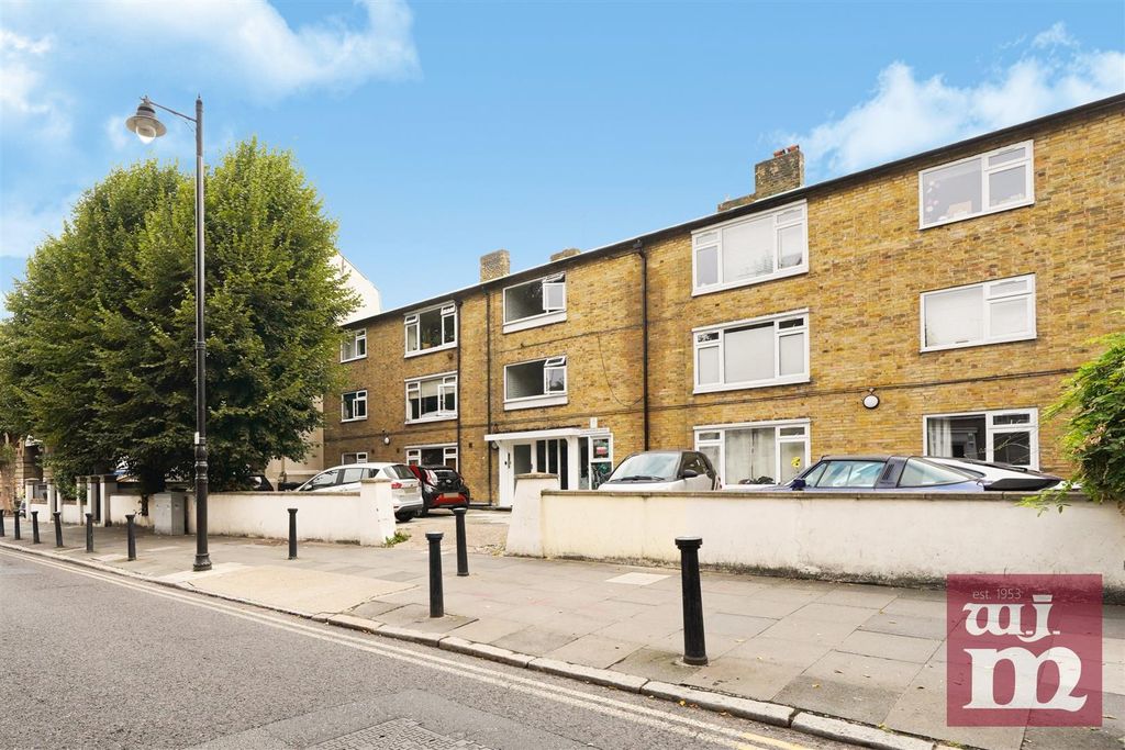 Property photo 1 of 12 Bow Fair - Block