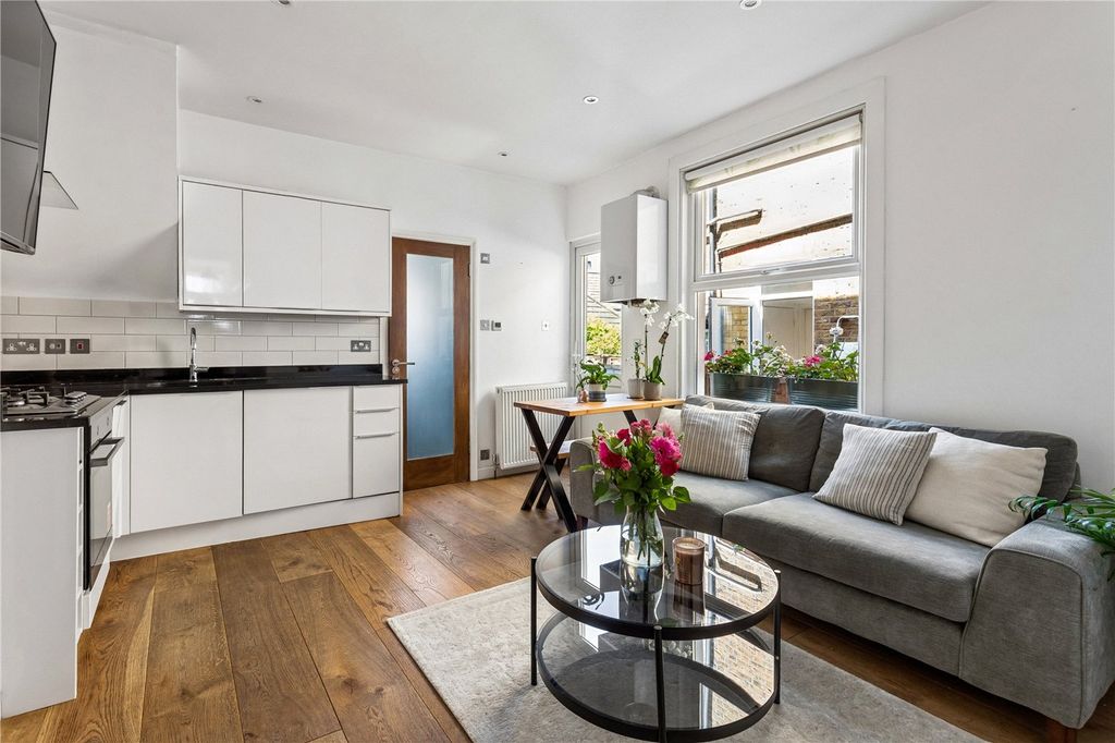 Property photo 1 of 17 Picture No. 04