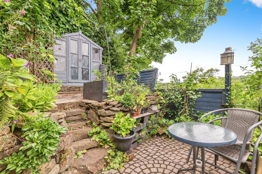 Property photo 2 of 16