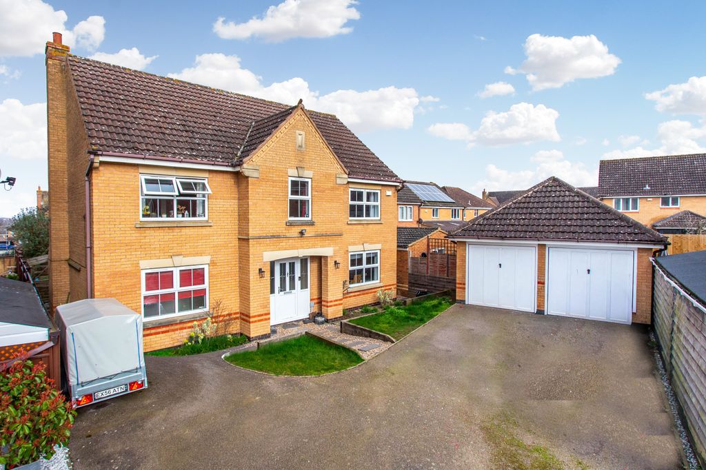 Property photo 1 of 17 Front