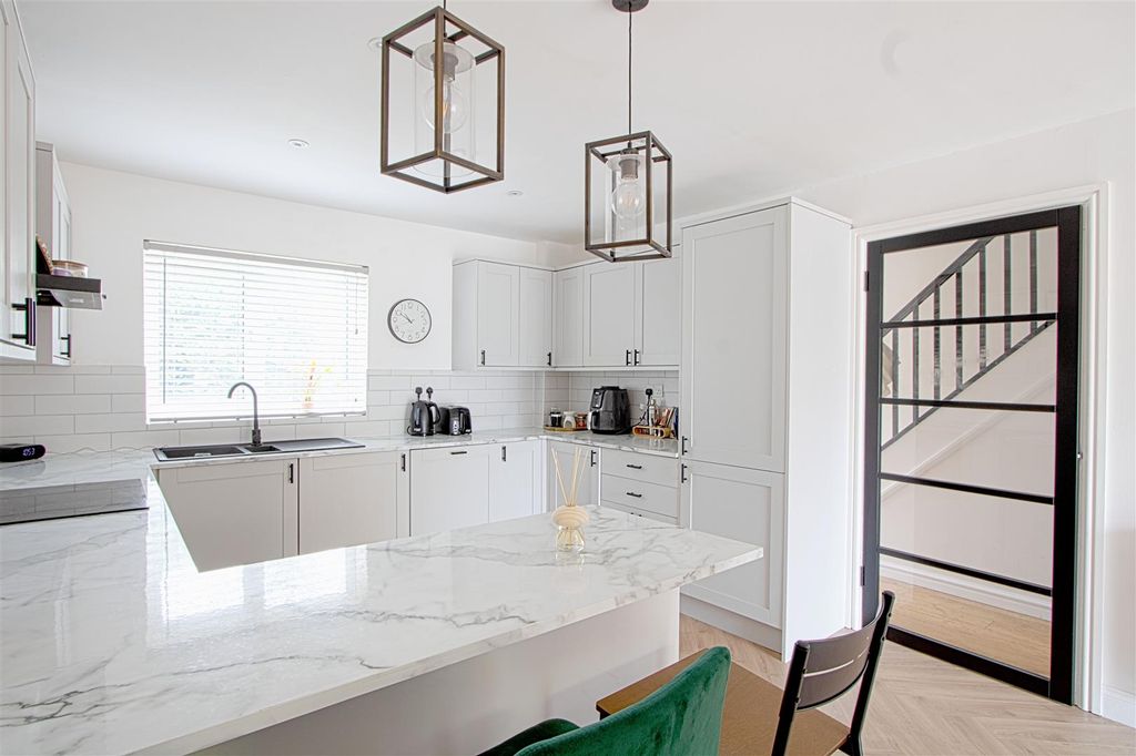 Property photo 2 of 13 Kitch 2.Jpg