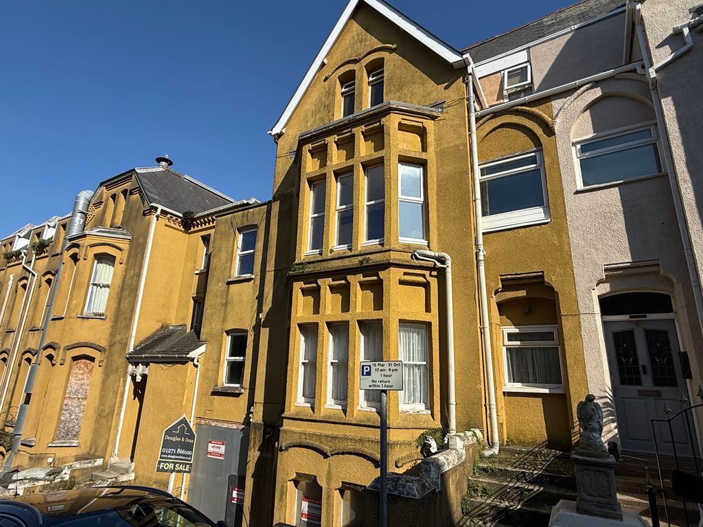 Property photo 2 of 13