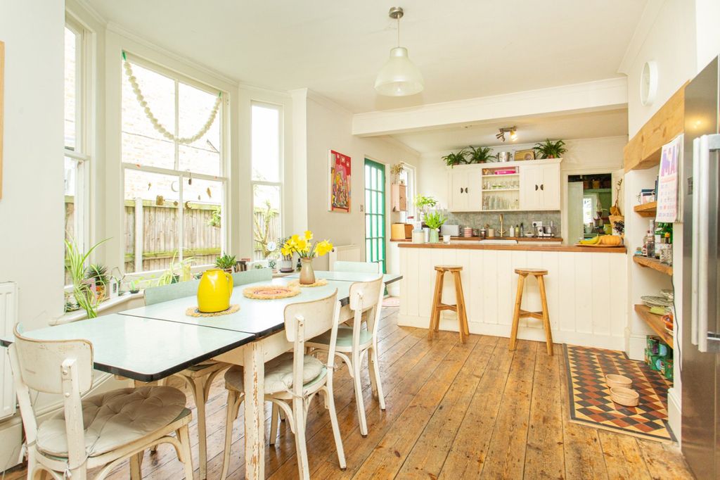 Property photo 3 of 33 Picture 3