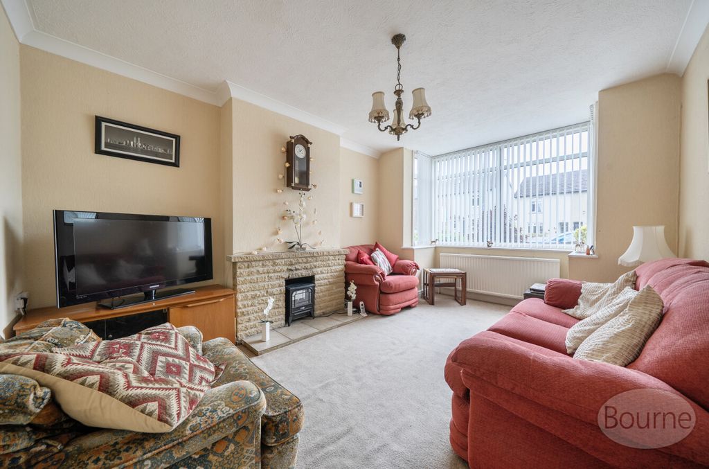 Property photo 2 of 19 967Ff4ce-8666-499...