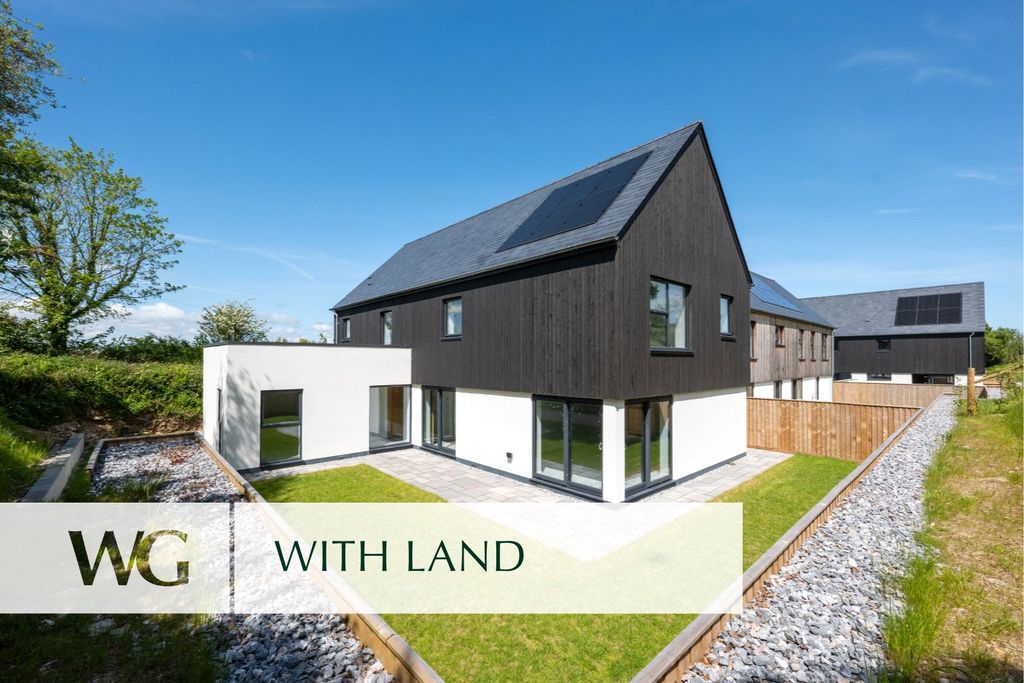 Property photo 1 of 18 External