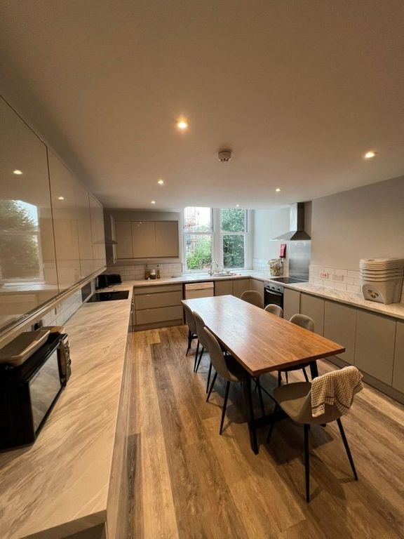 Property photo 1 of 6 8860491.Jpg