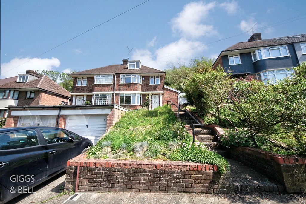 Property photo 2 of 25 4148552