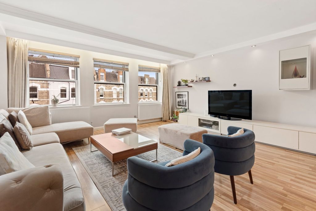 Property photo 2 of 10