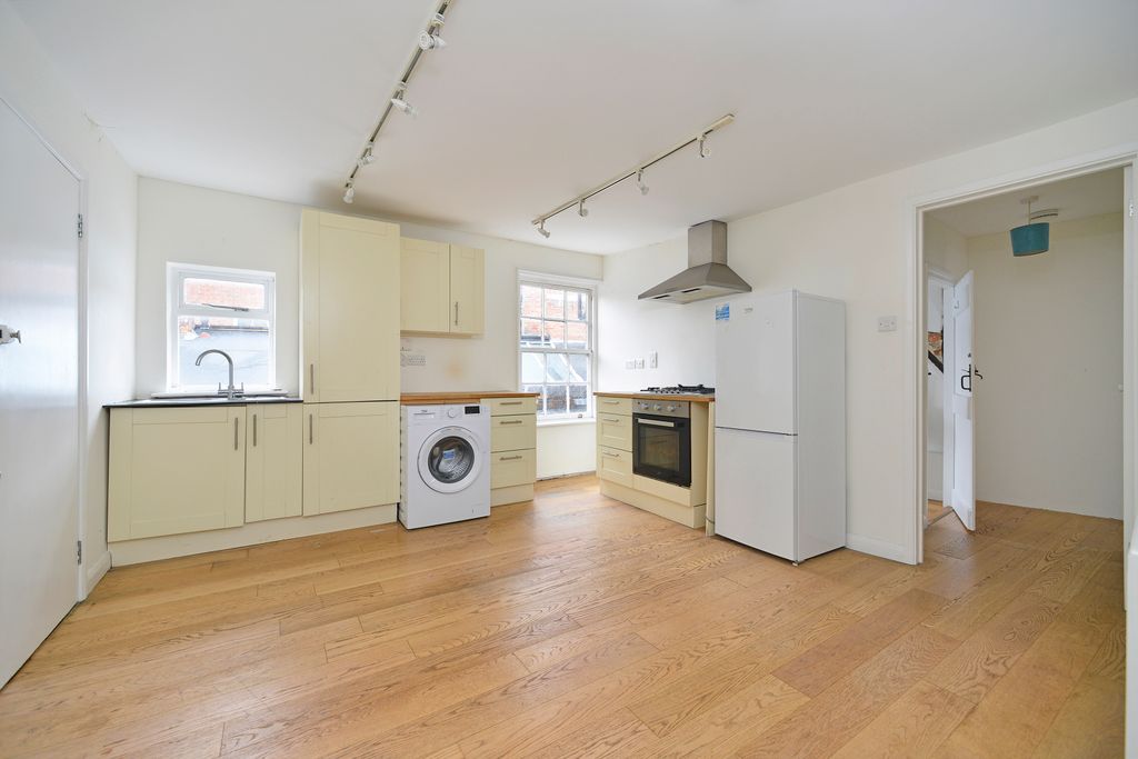 Property photo 1 of 8 Kitchen