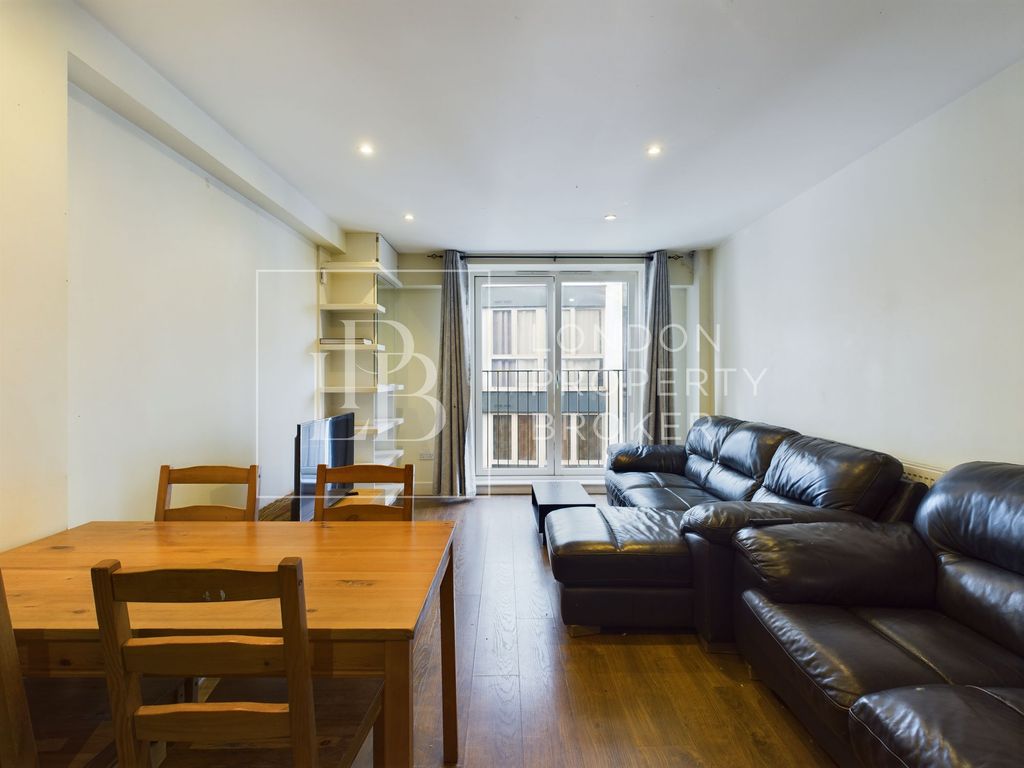 Property photo 3 of 10