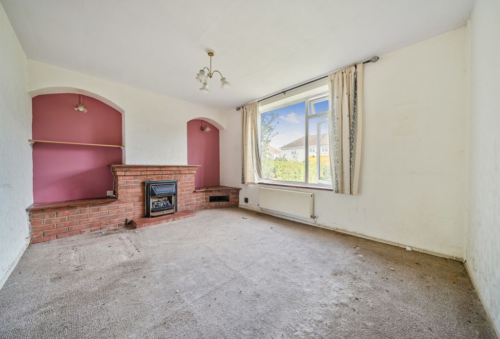 Property photo 2 of 9 1335892-16-68cd81...