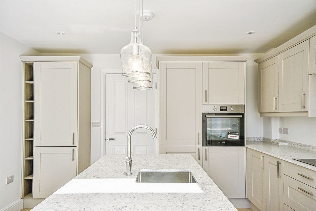 Additional image 5 of 3 bed detached house for saleBulford Road, Durrington, Salisbury SP4