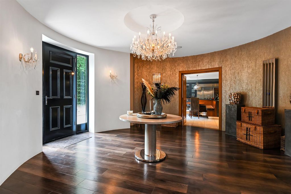 Property photo 3 of 38