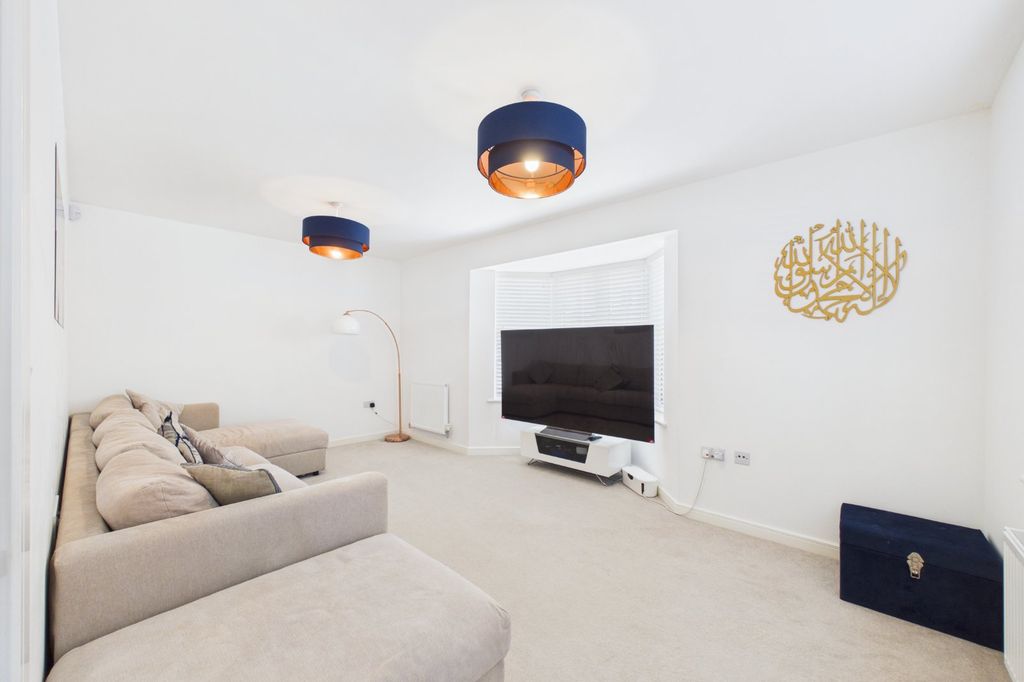 Property photo 3 of 11 Picture No. 01