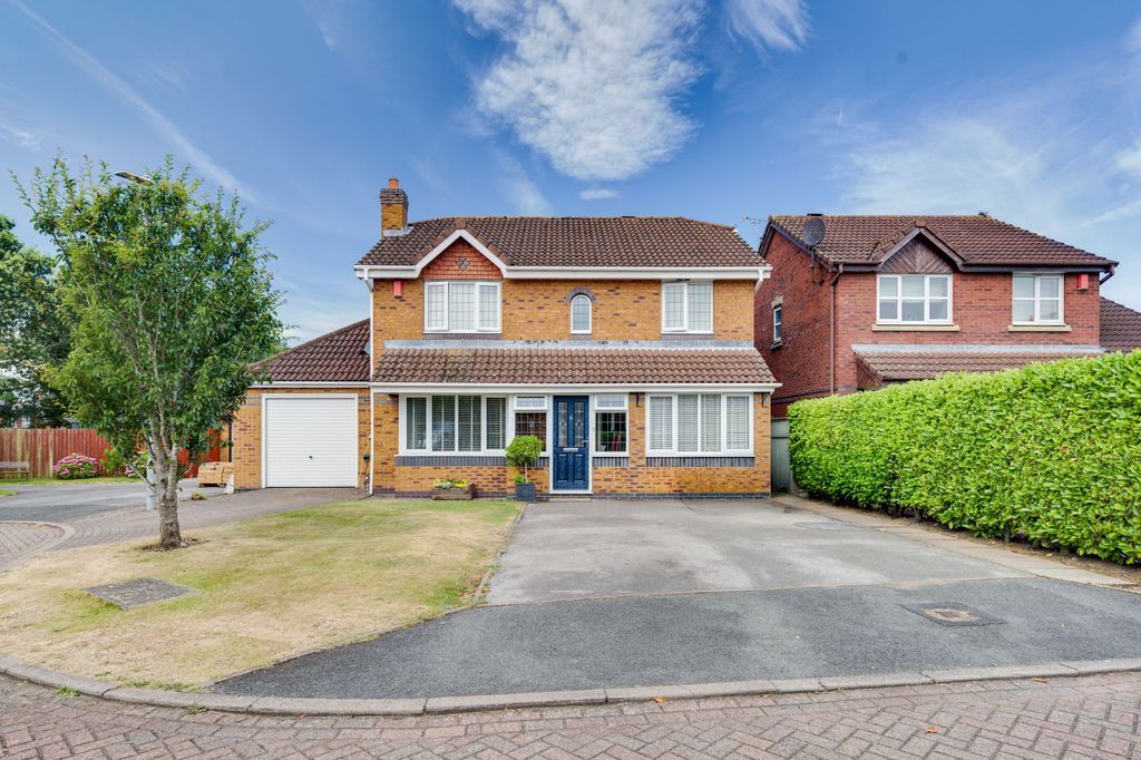 Property photo 1 of 32