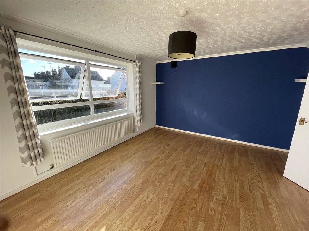 Property photo 2 of 6 Picture No. 18