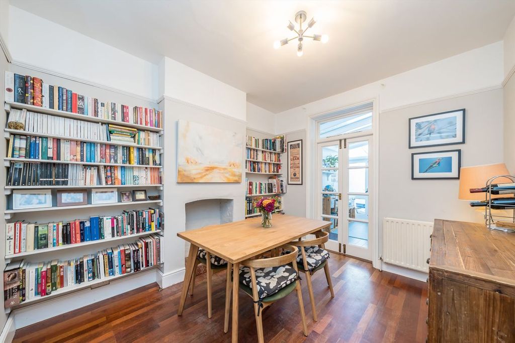 Property photo 3 of 7