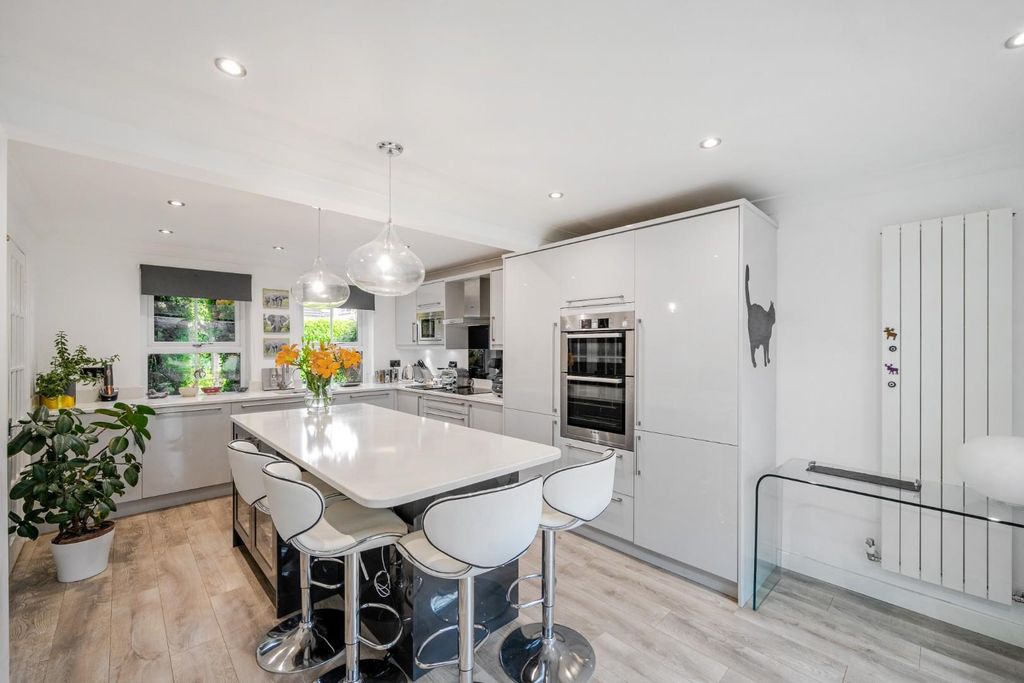 Property photo 3 of 19 1305028-2-6842B3E8951A2.Jpg