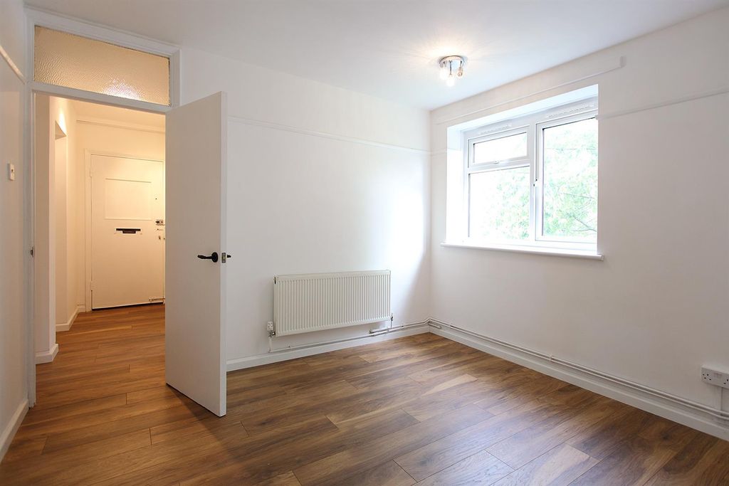 Property photo 3 of 5 3Pq4Ztjniesfzcctvb3Vba.Jpg