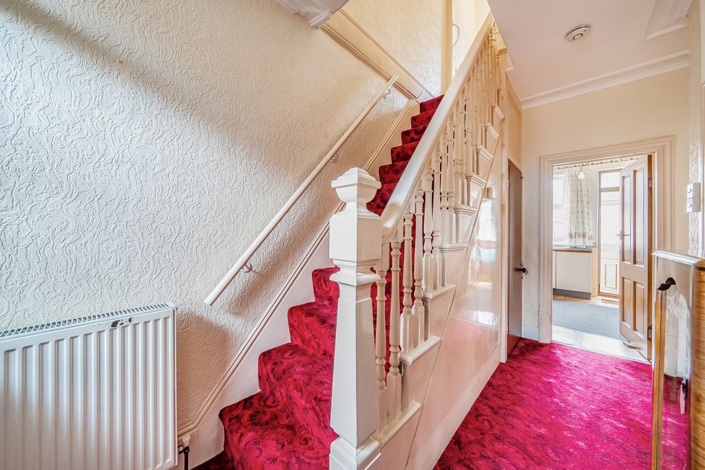 Property photo 3 of 17 1376136-17-6909F2Daa1964