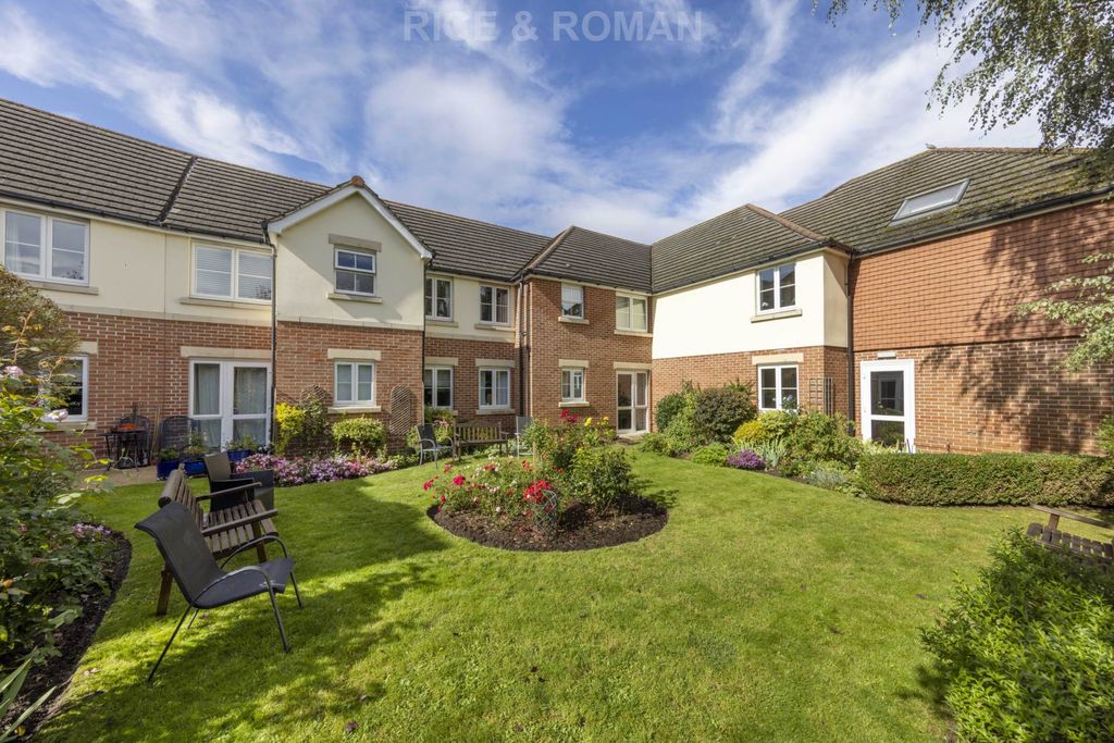 Additional image 14 of 1 bed flat for salePassfield Lodge, Lightwater GU18